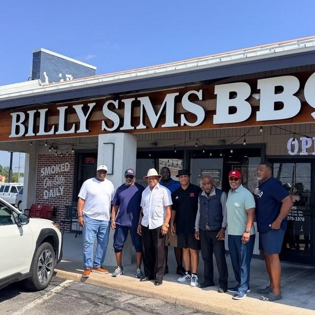 RealBillySims's tweet photo. Thank you to my @HeismanTrophy brothers for stopping by @BillySimsBBQ in Tulsa, OK! 

@RealMarcusDupre, Doug Dubose, Mike Rozier, @TouchdownTommie , @RickyCSimmons , @OUSilverShoes , Guy Rozier and @dewayneharris https://t.co/Rt3hhTVhWZ