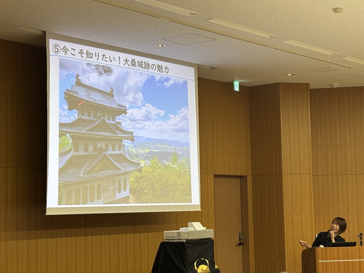 gifusekimemo's tweet photo. ⛰️土岐氏の威光と雅さが光る⛰️
9/26（土）「国史跡『大桑城跡』を語る！〜史跡になった今こそ知りたい城の魅力〜」と題し、＃山県市 の村田学芸員にご講演いただきました✨
＃大桑城跡 は…
✅政治的空間と居住空間を併せ持つ山城
✅虎口に巨石を用いた魅せる山城
✅頂上���らの美しい景色がオススメ https://t.co/BDgDVcwwFH