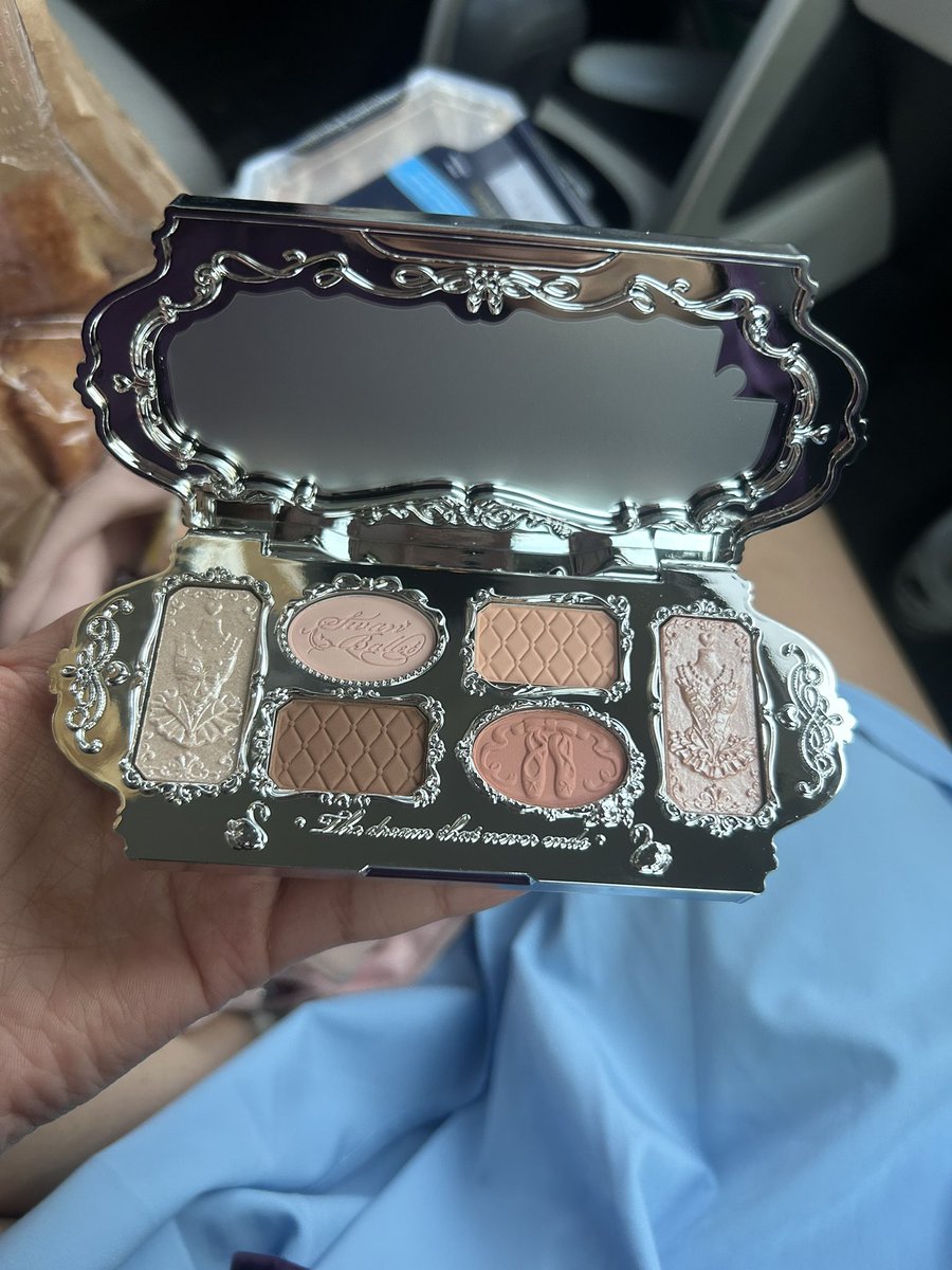 starvedlain's tweet photo. boyfri got me my first flower knows makeup palette today ☹️☹️☹️ its SO beautiful i actually wanna impregnate him https://t.co/Jn60sDDAkD