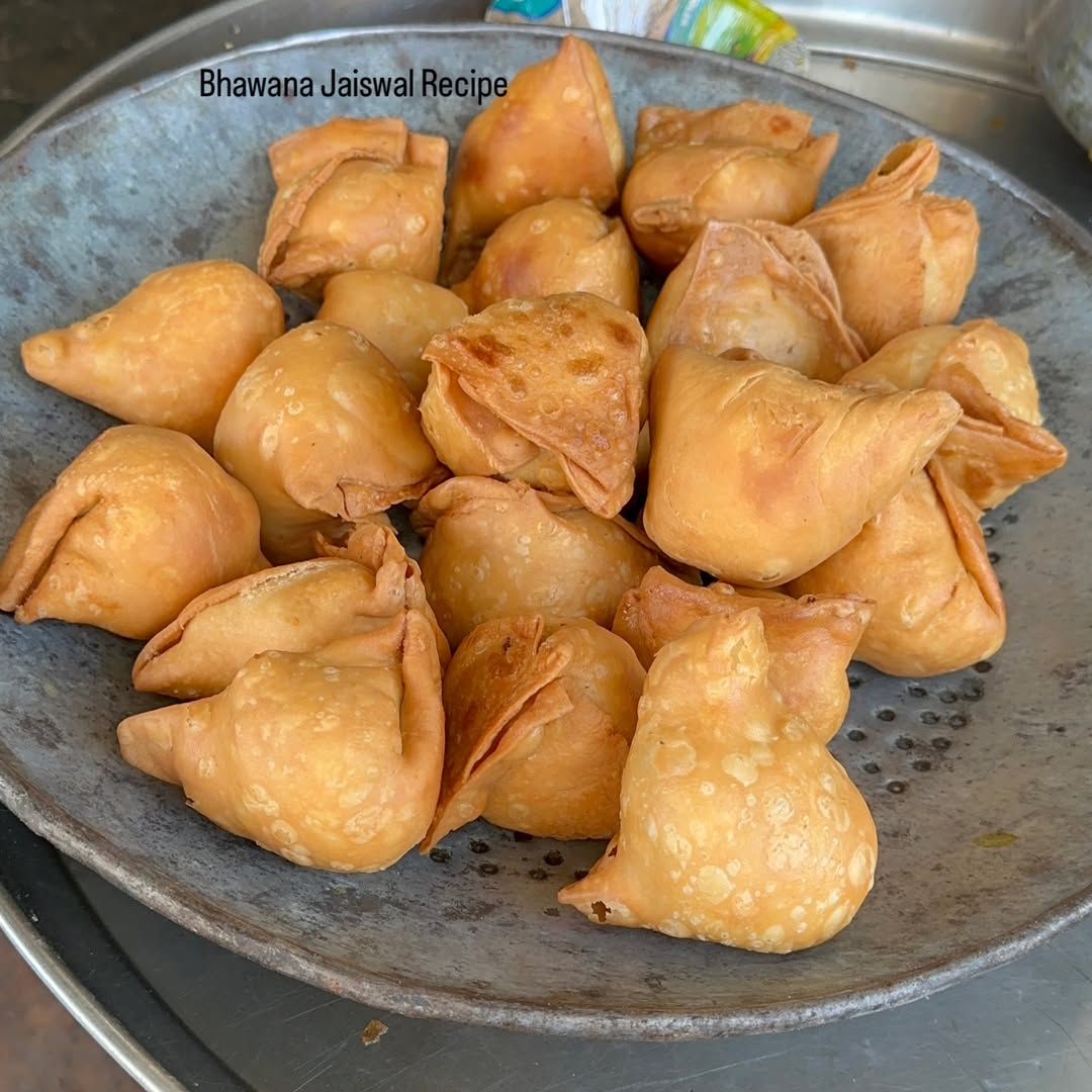 violetwilla7b1's tweet photo. Samosas are an all-time favorite. https://t.co/EVMUNMGdIo