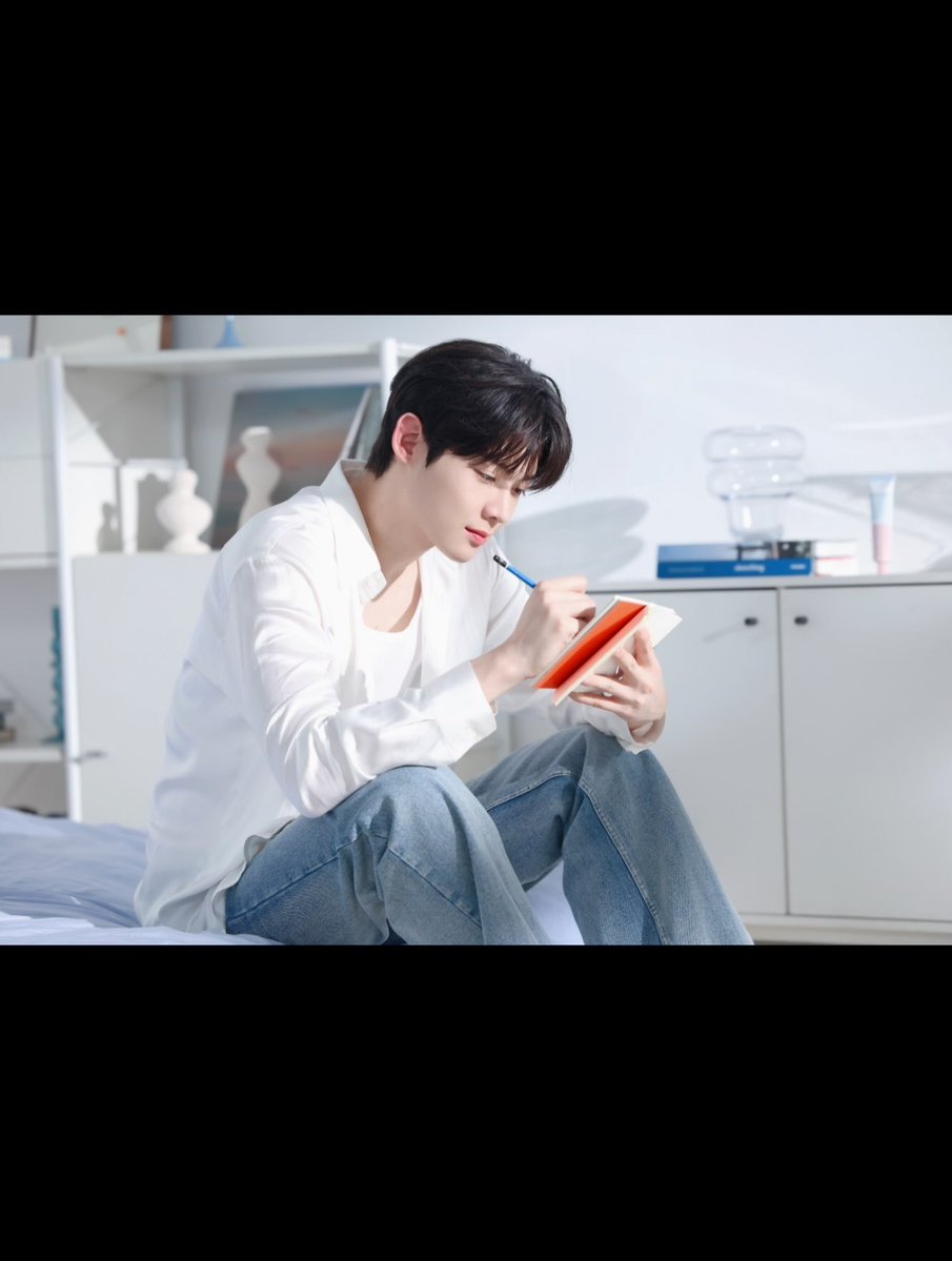 Yutianxixi's tweet photo. 청결한 분위기도 쿨한 멋도 다 소화하시는 김윤식님!! 우리 함께 그의 파리 일정을 기대해요✨😽😽

KIM YOON SIK PARIS FASHION WEEK

#KIMYOONSIKPFWSS27
#YOONSIKINPARIS https://t.co/tCbWmLqDOM
