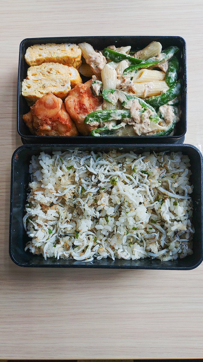 tomorrow1966's tweet photo. 今日の弁当
玉子焼き、鳥唐揚げ、ツナとピーマンとキュウリのパスタサラダ、シラスまぶしご飯
#お弁当記録 https://t.co/NsXtDISyZt