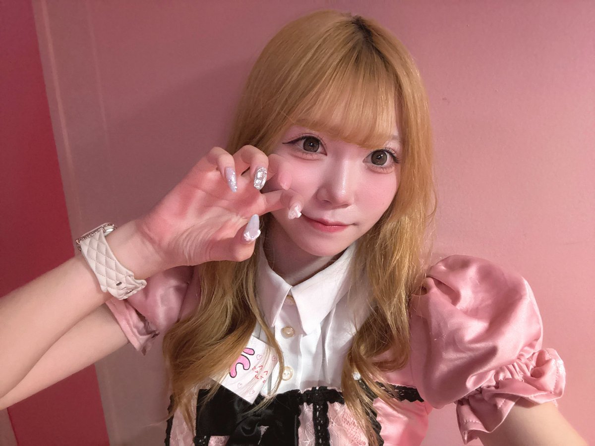 mero_uu2's tweet photo. @ko_ta_ti はじめましてー!!
ピンクモンスター梅田のうるです♡
梅田にあるピンクの可愛いコンカフェです😺
よければどですか＞ ̫＜ ♡ https://t.co/X55kOIEMi6