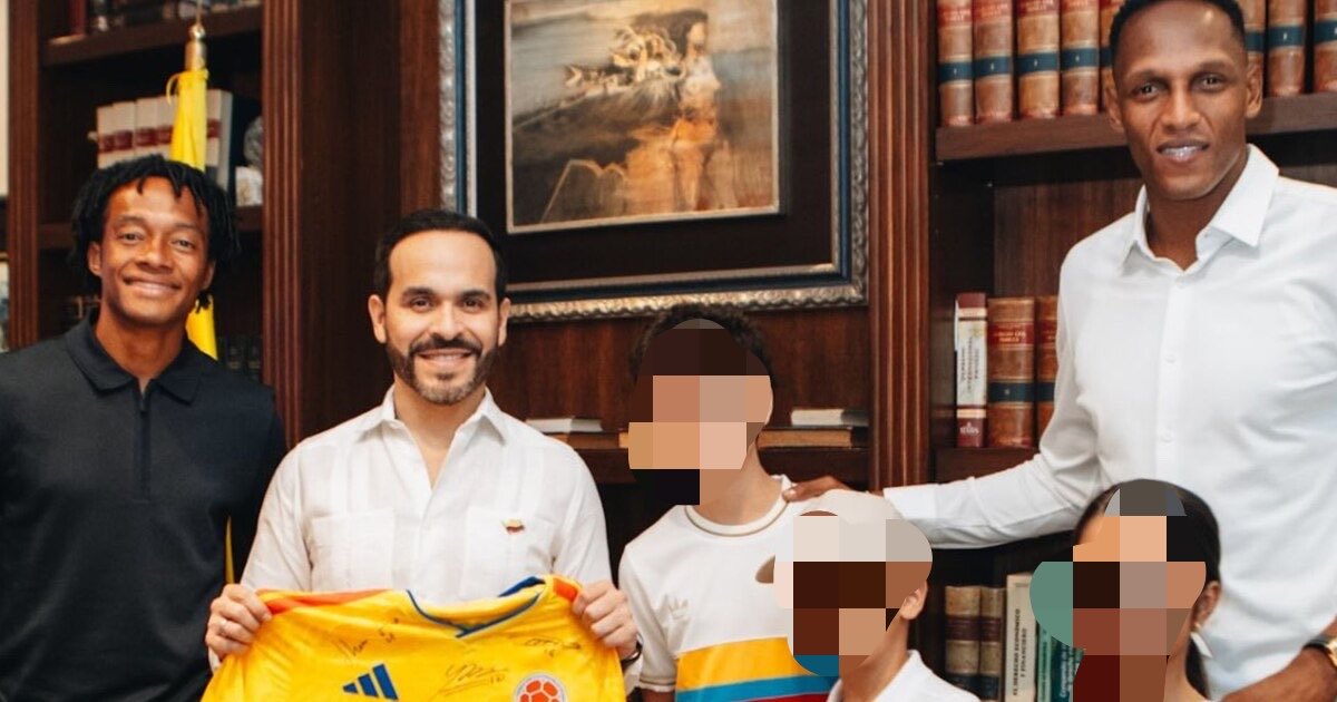 FisicoImpuro's tweet photo. Es increíble como los jugadores evangélicos de Brasil son igual de estúpidos a los jugadores evangélicos de Colombia https://t.co/bzCyBFPINJ