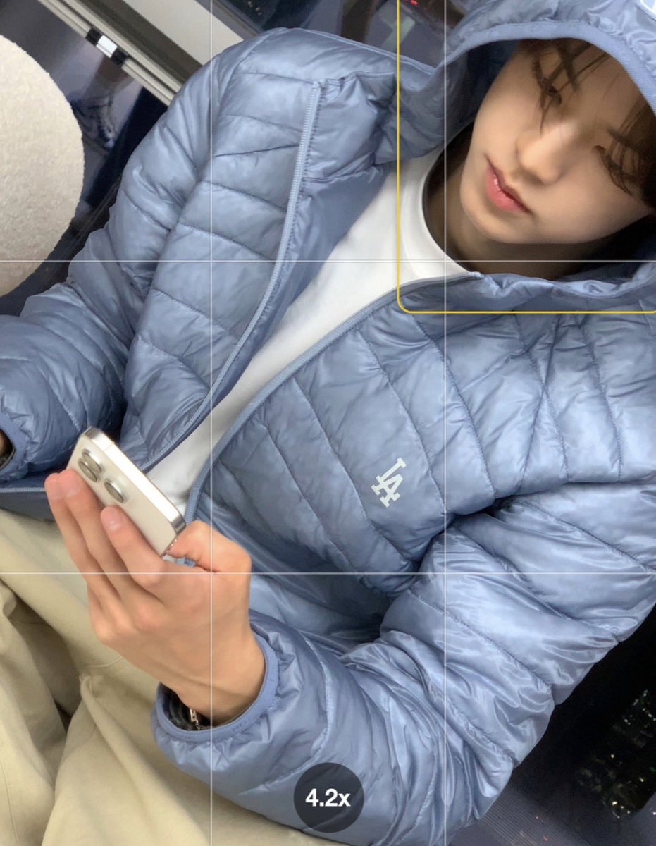 R0Blov5's tweet photo. 투어스 인스타 #도훈 https://t.co/Biq4uzvEP2