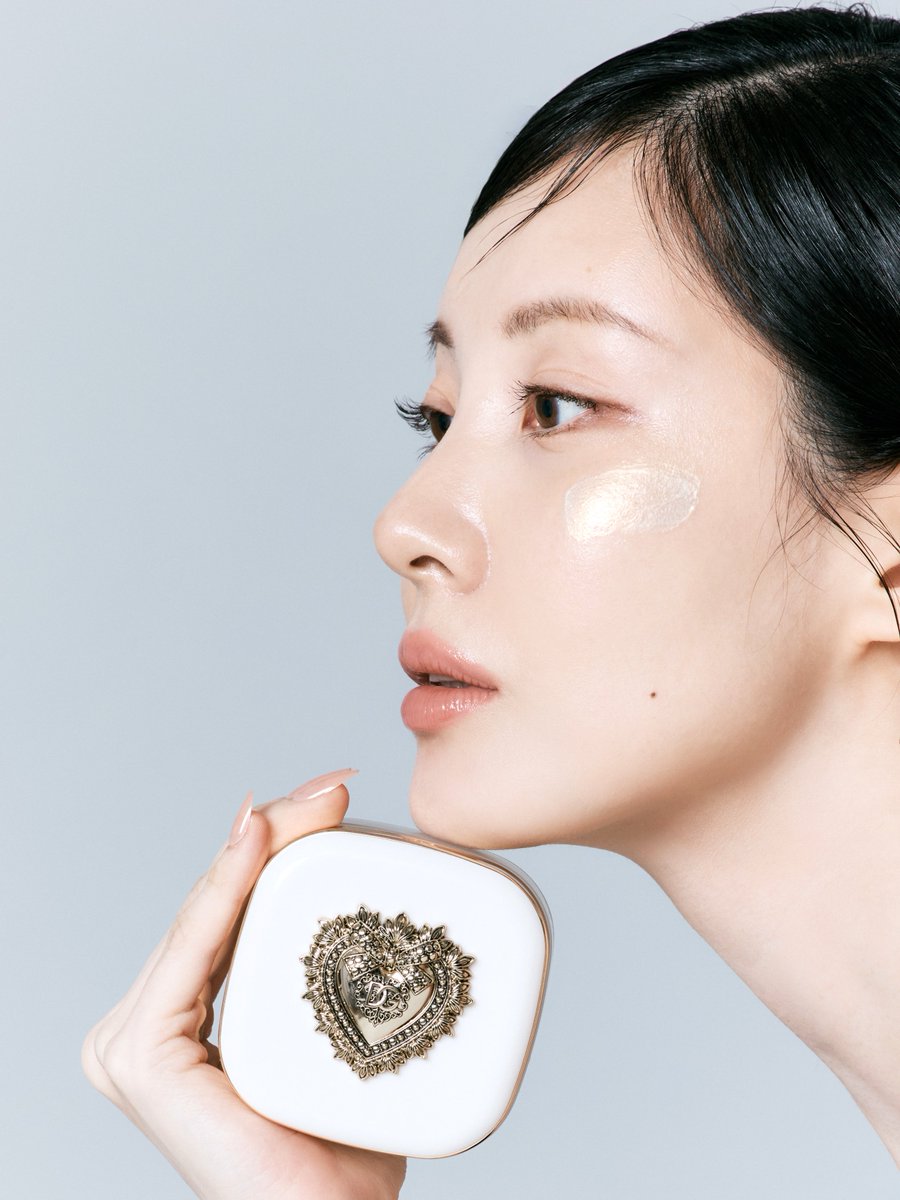 SNSD_0805's tweet photo. [INSTAGRAM] seojuhyun_s:

Timeless glow in every drop🖤
@/DolceGabbana_Beauty
#AD #DGBeauty #DGDevotion

https://t.co/p04GAsUHhg https://t.co/Ynvpl8ApWh