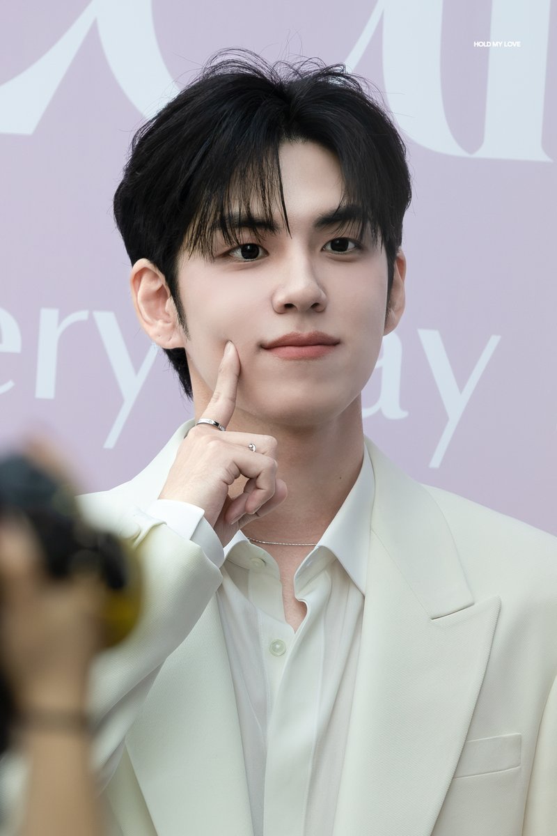 wphml_'s tweet photo. 260930 #원필 #WONPIL #데이식스 #DAY6 https://t.co/teSgGJEshX