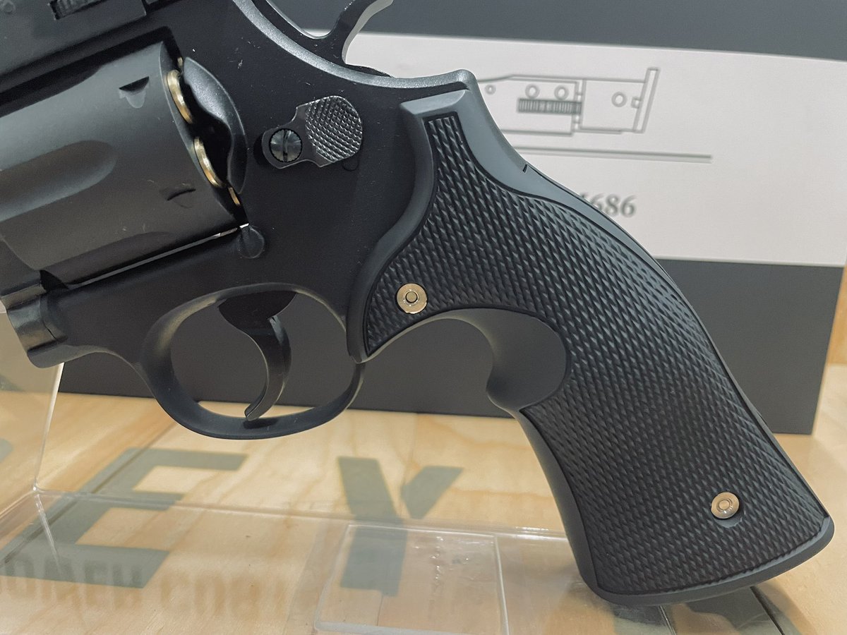 Dongeya_info's tweet photo. マルシン M586 🔥POWER CUSTOM🔥
圧倒的な存在感🤩
ロングバレルに、重量感あふれる迫力のスタイル😎
「普通のリボルバーじゃ物足りない‼️」
そんな方にもぜひ手に取って見ていただきたいモデルです💁🏻♂️
店頭にてぜひチェックしてみてください‼️
#マルシン
#M586
#POWERCUSTOM
#リボルバー https://t.co/3PVdrDg8Os