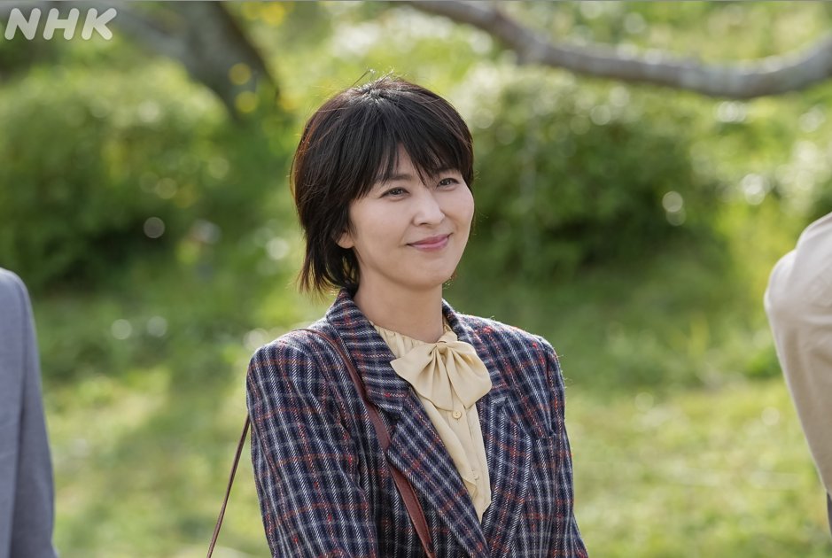 nhk_newsoon's tweet photo. 📣10/１(木)午後５時台放送予定
📣#松たか子 さんインタビュー✨

連続テレビ小説 #ブラッサム で演じる
葉野珠の秘書・藤川優子役について伺いました。

配信でも👇
https://t.co/IaWV1otbor
※内容は予告なく変更になる場合があります https://t.co/J3upgJ79R2