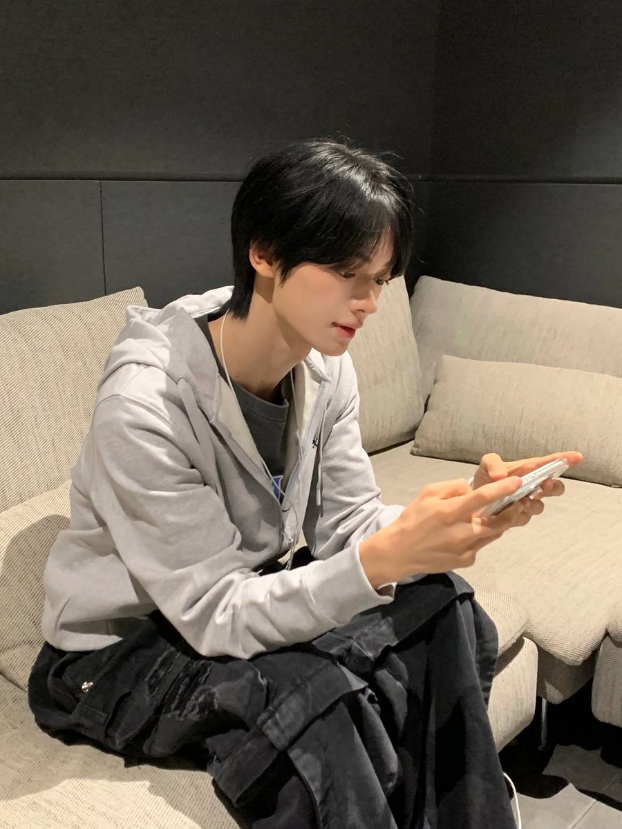 TWS_INTL's tweet photo. [INSTAGRAM] 260930

TWS #HANJIN Instagram Update

"#Ad 🎧

#TWS #MLBKOREA #MLBCREW #MLB패딩 #MLB경량패딩"

#한진 #TWS #투어스 #247WithUs @TWS_PLEDIS https://t.co/zIDQZyl4w0