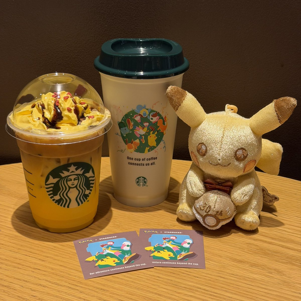 shiy__kf's tweet photo. 夫のお休みとたまたまかぶって
無事にほしいもの買えた💛
オンラインも早起きして
頑張ったよぉぉ届くの楽しみ🤎

#スタバ
#ピカチュウラテ https://t.co/9PrwjUJmDu
