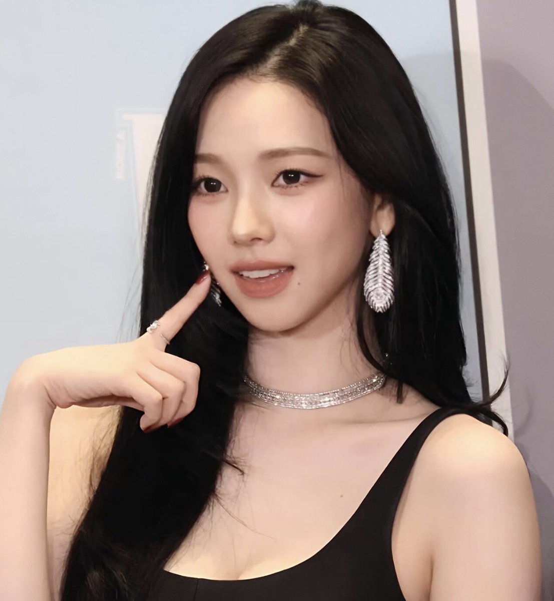bitiluk's tweet photo. 주식 언제오를까 용돈좀 벌어보겠다고 샀는데 몇개월치 월급을 잃고있네 https://t.co/oEWyYx8uzB