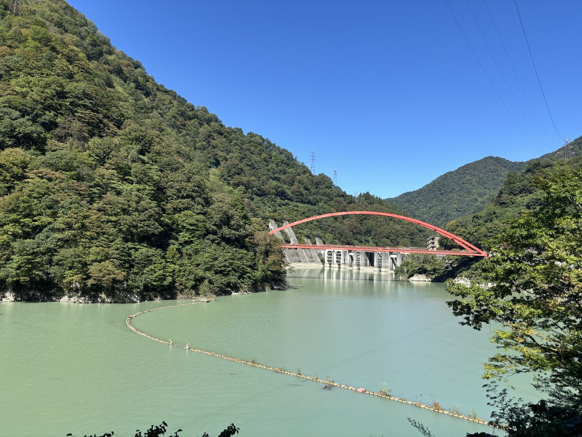 urawa___a03's tweet photo. 天気良くてトロッコさいこう！！
#黒部峡谷鉄道 https://t.co/WVpdK49WyG