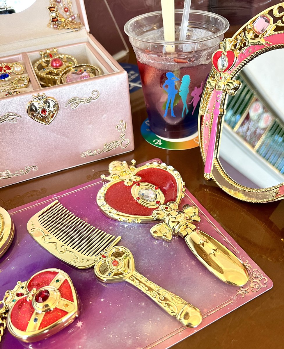 clipnotebook's tweet photo. 2022年のUSJ セーラームーンコラボ

グッズもすごく可愛かったので、今回も楽しみ✨ https://t.co/X5wylv31T6