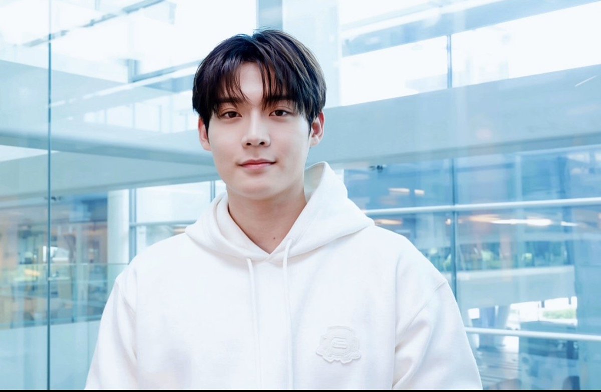 518yoonsikjasjh's tweet photo. Love this casual airport look of Yoon-sik. Ready for Paris Fashion Week.

KIM YOON SIK PARIS FASHION WEEK

#KIMYOONSIKPFWSS27
#YOONSIKINPARIS https://t.co/flEcd8X1dL