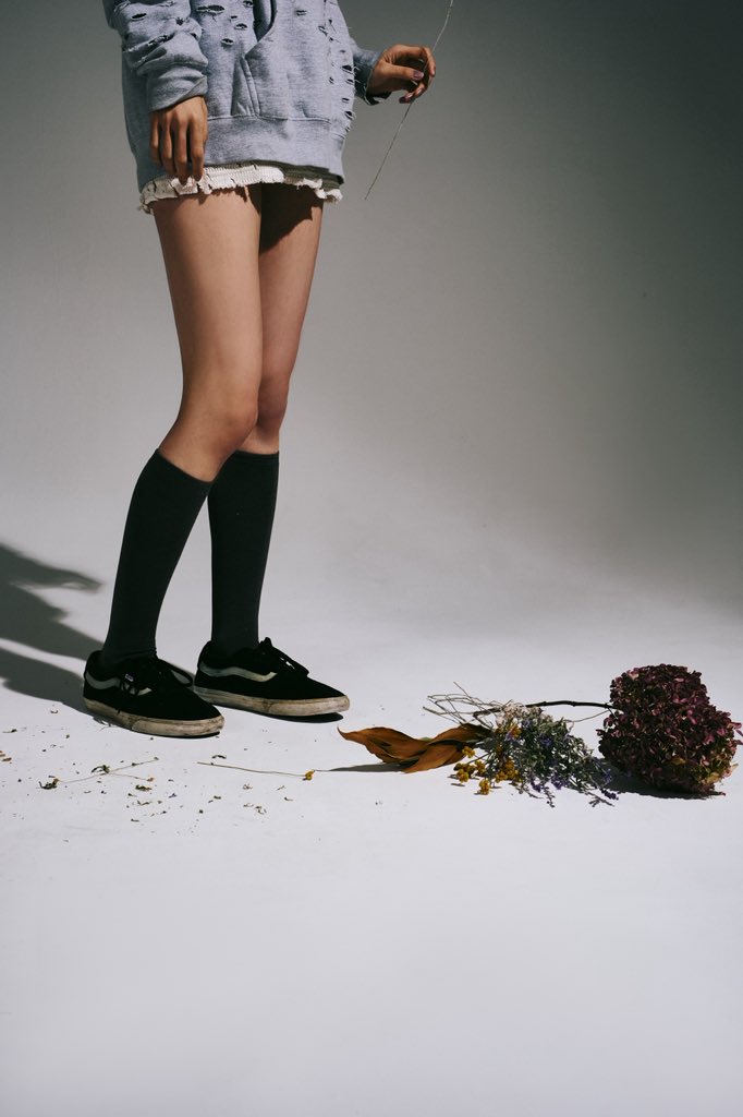 vanslover17's tweet photo. styling by me https://t.co/J9LYigDDq1