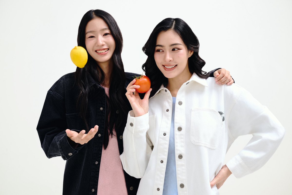AlwayswonderCo's tweet photo. A wardrobe with a fruity point of view. 🍽️🍋🍅

Step into The World Between Wilds &amp; Wonder TODAY at 12:00 PM (GMT+7).
Website: https://t.co/pV93muMFHZ
LINE Shopping: https://t.co/Z8ZQH4k05E

#TheWorldBetweenWildsAndWonder #AlwaysWonder #WonderCollection03 https://t.co/m0XfRZVNUK