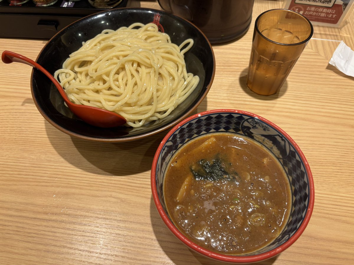 T429UK's tweet photo. 気持ち海外旅行で食べたご飯全部写真撮ってるやばい https://t.co/9Bgxf9uQkK