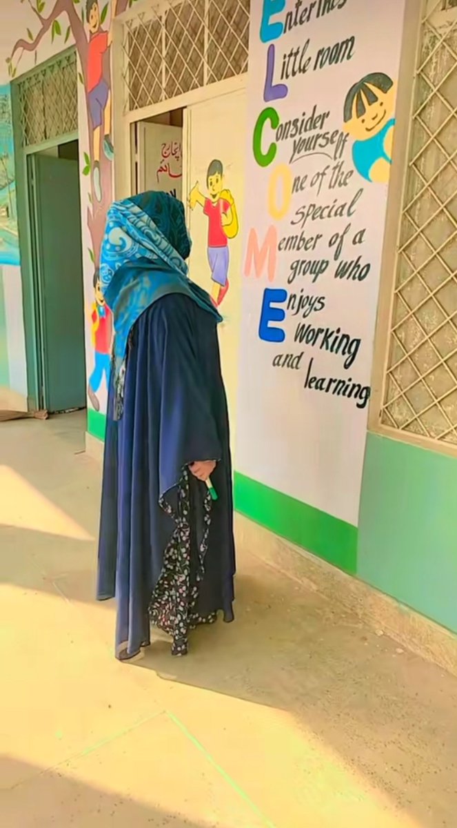 FarhaMudassir's tweet photo. السلام علیکم۔۔۔۔۔!!
ٹھہرئیے۔۔۔۔۔!!
اج اپ سب کی کلاس لے رہی میں 😌
ذہین لوگ سامنے ائیں۔۔۔۔۔۔؛؛
سوال: سکول کے معنی بتائیں۔۔۔۔؟؟
#schooltime
#teacher https://t.co/kHE6Jt7Wrv