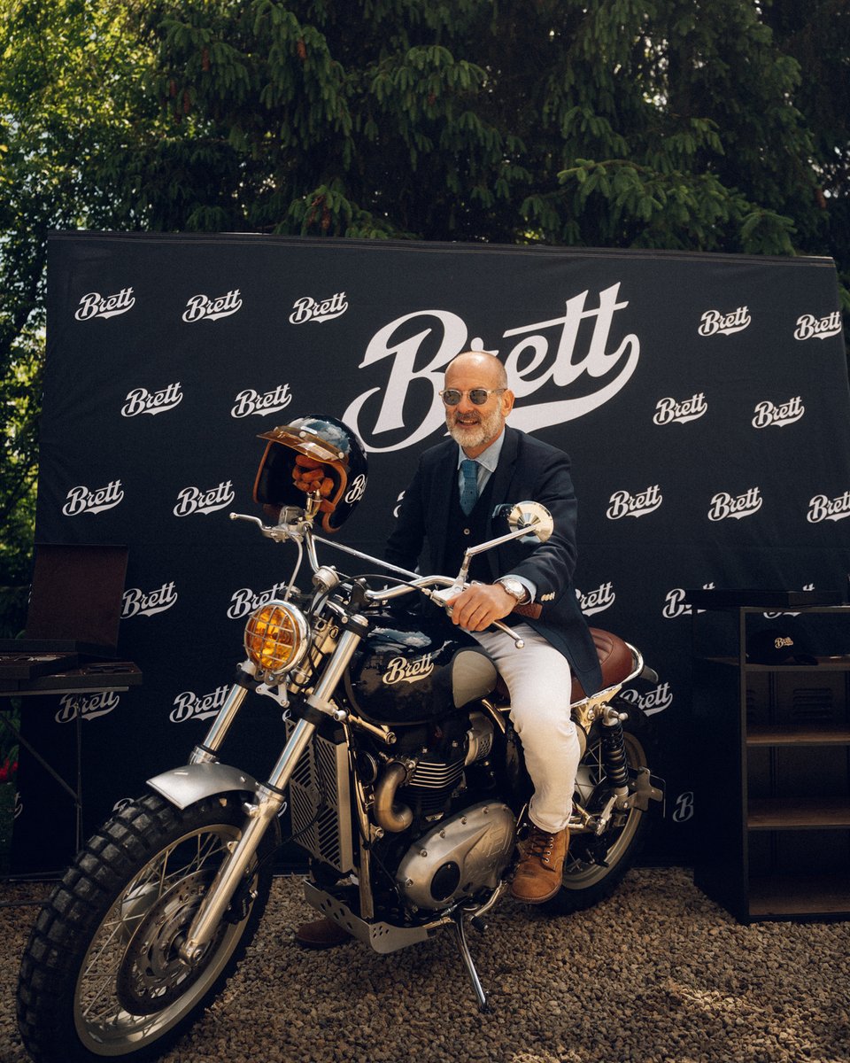 gentlemansride's tweet photo. Suited up, throttle ready, rolling through the streets of Paris. The Distinguished Gentleman's Ride 2025 was something special.
๐ France Paris
๐ธ @xplorenfeelz on instagram @xplorenfeelz
#GentlemansRide #Movember #RideDapper #MensHealth https://t.co/zl6V4CWHgo