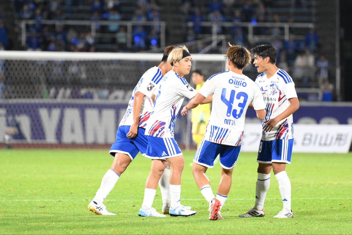 prompt_fmarinos's tweet photo. 𝙒𝙚𝙡𝙘𝙤𝙢𝙚 𝘽𝙖𝙘𝙠, 𝘿𝙖𝙞𝙮𝙖.

何度も立ち止まり、
何度も痛みと向き合い、
それでも歩き続けた日々。

磨き続けたダイヤは、何度でも輝く。

#fmarinos #遠野大弥 https://t.co/EWW8s5XNlS