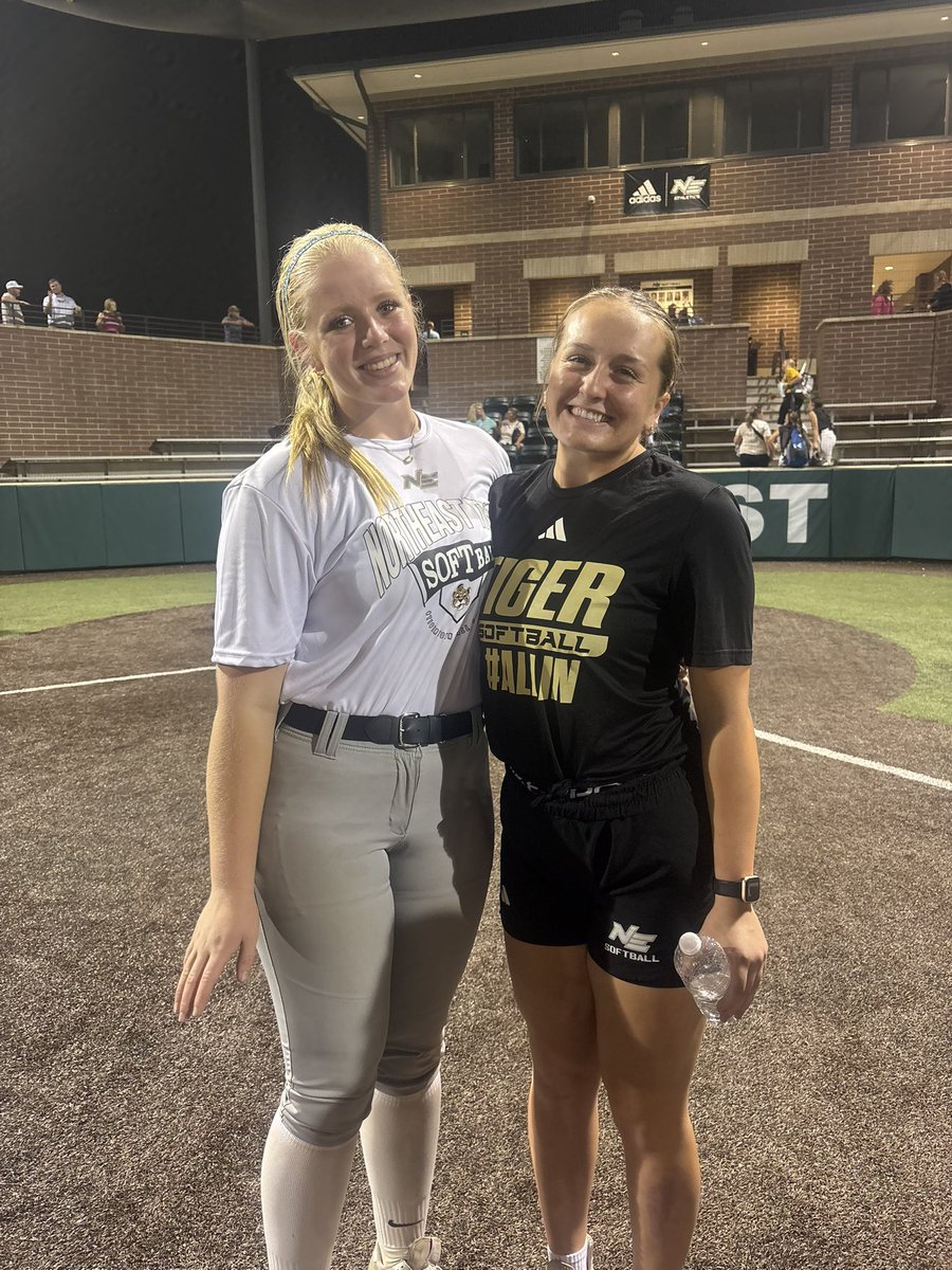 layla_elliott13's tweet photo. Week 1 @nemccsoftball Fall League Camp!!! Had so much fun seeing my sister and the rest of the players and being able to interact with them!!! Thank you to the best coaches; Kendall, Emma, and Molly for helping our team take the win!!! #hwpo #ag2g @AvaElliott2025 https://t.co/bJG7D4qbKA
