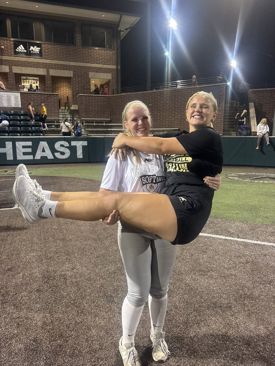 layla_elliott13's tweet photo. Week 1 @nemccsoftball Fall League Camp!!! Had so much fun seeing my sister and the rest of the players and being able to interact with them!!! Thank you to the best coaches; Kendall, Emma, and Molly for helping our team take the win!!! #hwpo #ag2g @AvaElliott2025 https://t.co/bJG7D4qbKA
