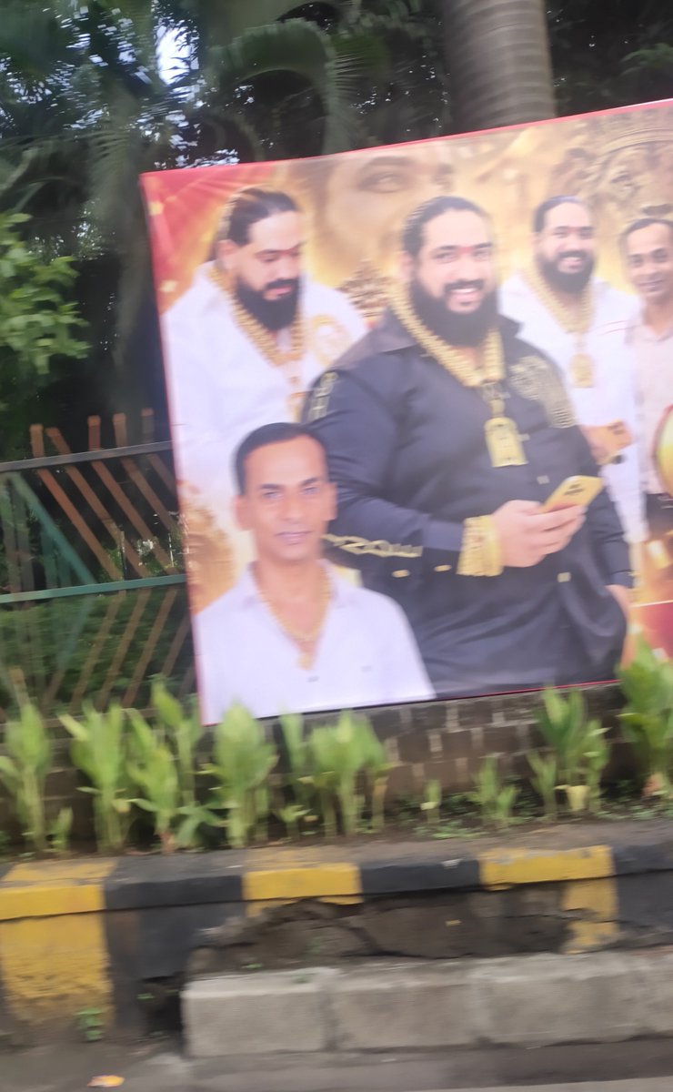 mumbaimatterz's tweet photo. Hello @MumbaiPolice, does your @SionPS_Mumbai have the guts to  identify the accused, and file a case under Sections 3 and 4 of the Maharashtra Prevention of Defacement of Property Act, 1995. 
Entire Sion area has been defaced.

@mybmc @mybmcwardFN, you can enjoy the birthday party