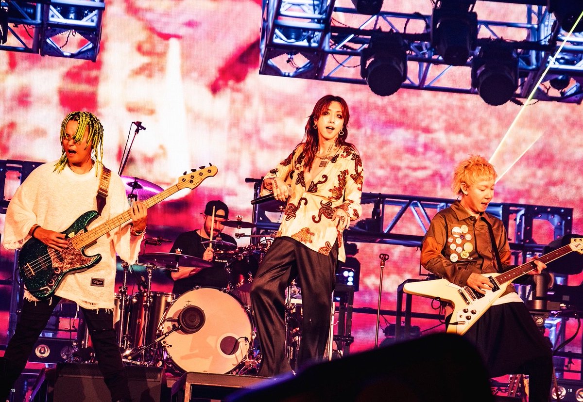 super_beaver's tweet photo. 【💥 雑 誌 情 報💥】

本日9月30日(水)発売！
雑誌『ROCKIN’ON JAPAN』
2026年11月号

／／

#SUPERBEAVER 初のドームツアー
「都会のラクダ DOME TOUR 2026」

全28ページのスペシャルブック掲載！🎉

購入はこちら▶︎ https://t.co/uALRs0YKax

＼＼

(^•ω•^)〃 { 京セラドーム大阪公��を熱烈レポート！是非チェックお願いします！◎