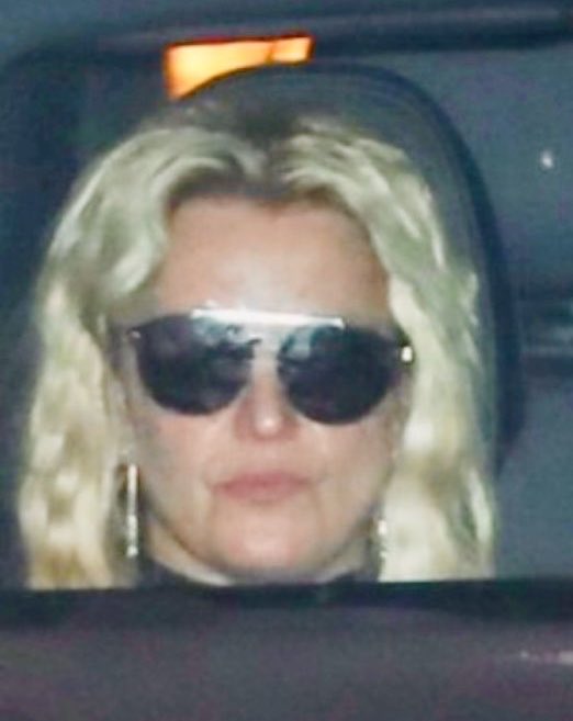 BritneyTheStan's tweet photo. Britney Spears claims she was set up by her security and paparazzi! https://t.co/W5VSeKtH7y