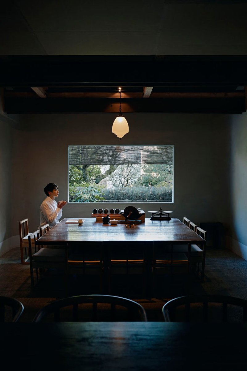 ELLEDECOR_Japan's tweet photo. 【連載】俳優・小関裕太が、シンプリシティ緒方慎一郎が亭主を務める「八雲茶寮」へ
https://t.co/4iY2M9pB15

「一歩先へとアップデートしたいと考えていたタイミングで、自分の現在地を見つめることができました。香りは自分自身に返る道具なのかもしれないですね」 https://t.co/VVneBC9ZsO