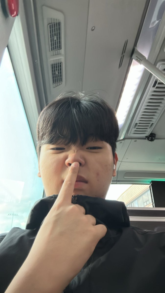 hy_bin_o's tweet photo. 친구 구함 #게친소 #ㄱㅊㅅ https://t.co/sHjSjYugiz