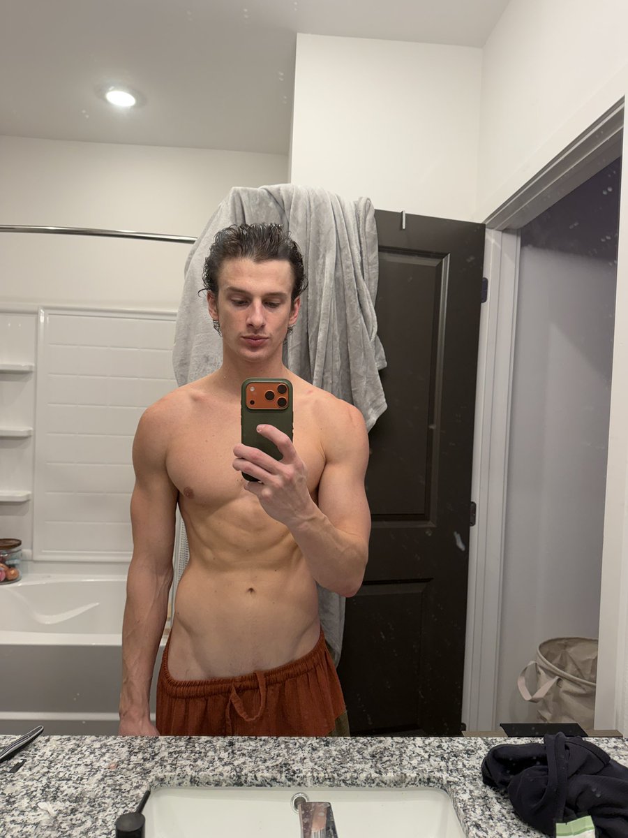 Noah69nines's tweet photo. Body https://t.co/gbVQfVCyhH
