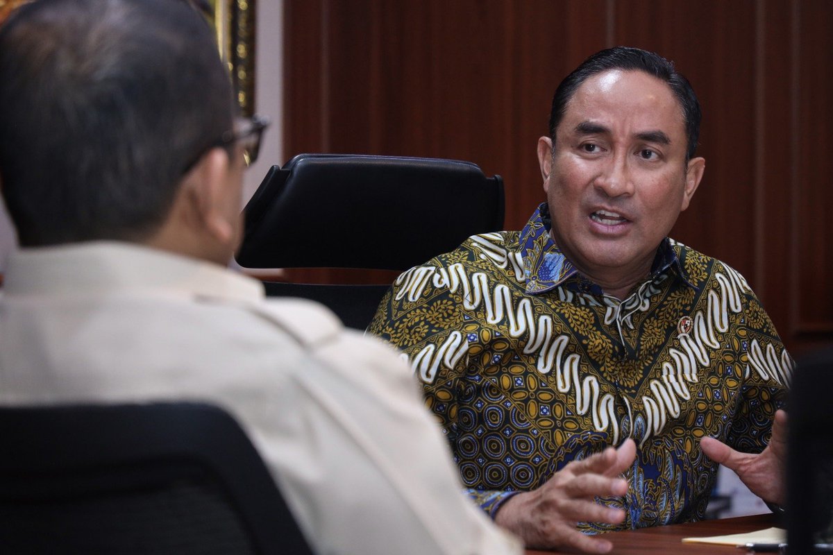 INFOBNN's tweet photo. HADAPI ANCAMAN NARKOTIKA, BNN DORONG PENGUATAN SINERGI BERSAMA BAKOM RI

Penguatan sinergi lintas sektoral menjadi langkah penting dalam menghadapi ancaman narkotika.

https://t.co/o0WK5h81Xo https://t.co/soyhiFzDlR