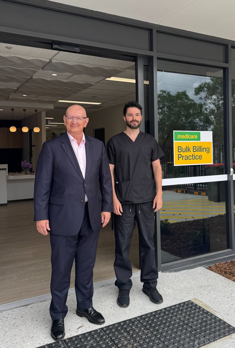 ShayneNeumannMP's tweet photo. Lovely to catch up with Dr James Doyle at the newly opened Summervale Medical clinic in Fernvale.

This is a fully bulk billing GP practice, and it's great to see services like this opening in the Somerset Region, making it easier for locals to access affordable healthcare. https://t.co/CkBAKKZECp