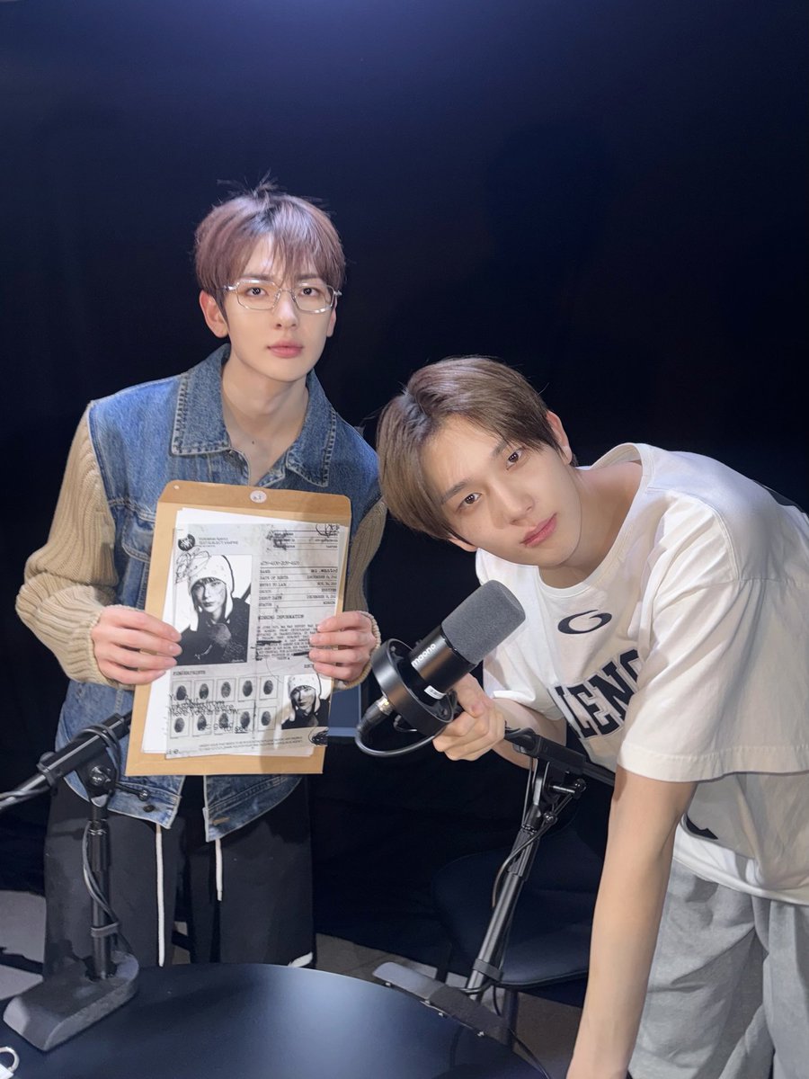 m1miiz_'s tweet photo. Que bonito se ven💕💕✨️
#EPEX #에펙스 https://t.co/oYzceuGUbz