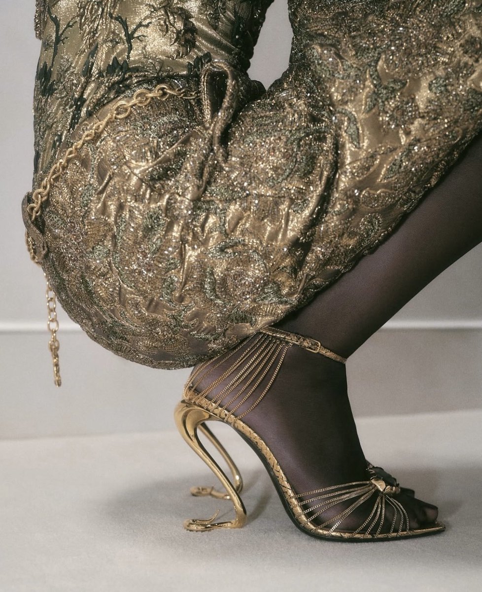 ship_gq's tweet photo. The shoes at Saint Laurent ss27 🥹 https://t.co/jFEIobfMZp