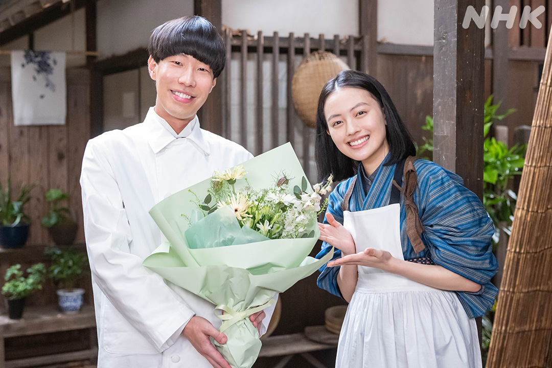 asadora_nhk's tweet photo. ＼#風薫るクランクアップ／
【 💐坂口涼太郎さん 💐古川雄大さん 💐平埜生成さん 💐中野英樹さん】

先生たちのクランクアップ。
藤田先生は文さんとシマケンの診察で、今井先生は最終週の特別講義で再登場。
そして、新潟の赤痢の際に大活躍した黒川先生。
みなさま、#俺たちの黒川 のハッシュタグ、ありがとうございました🙇‍♀️

#朝ドラ #風薫る
#見上愛 #上坂樹里
#古川雄大 #坂口涼太郎 #平埜生成 #��野英樹

最終週の見逃し配信はプロフィール欄📎から飛べます
※放送から1週間、何度でもご覧いただけます。