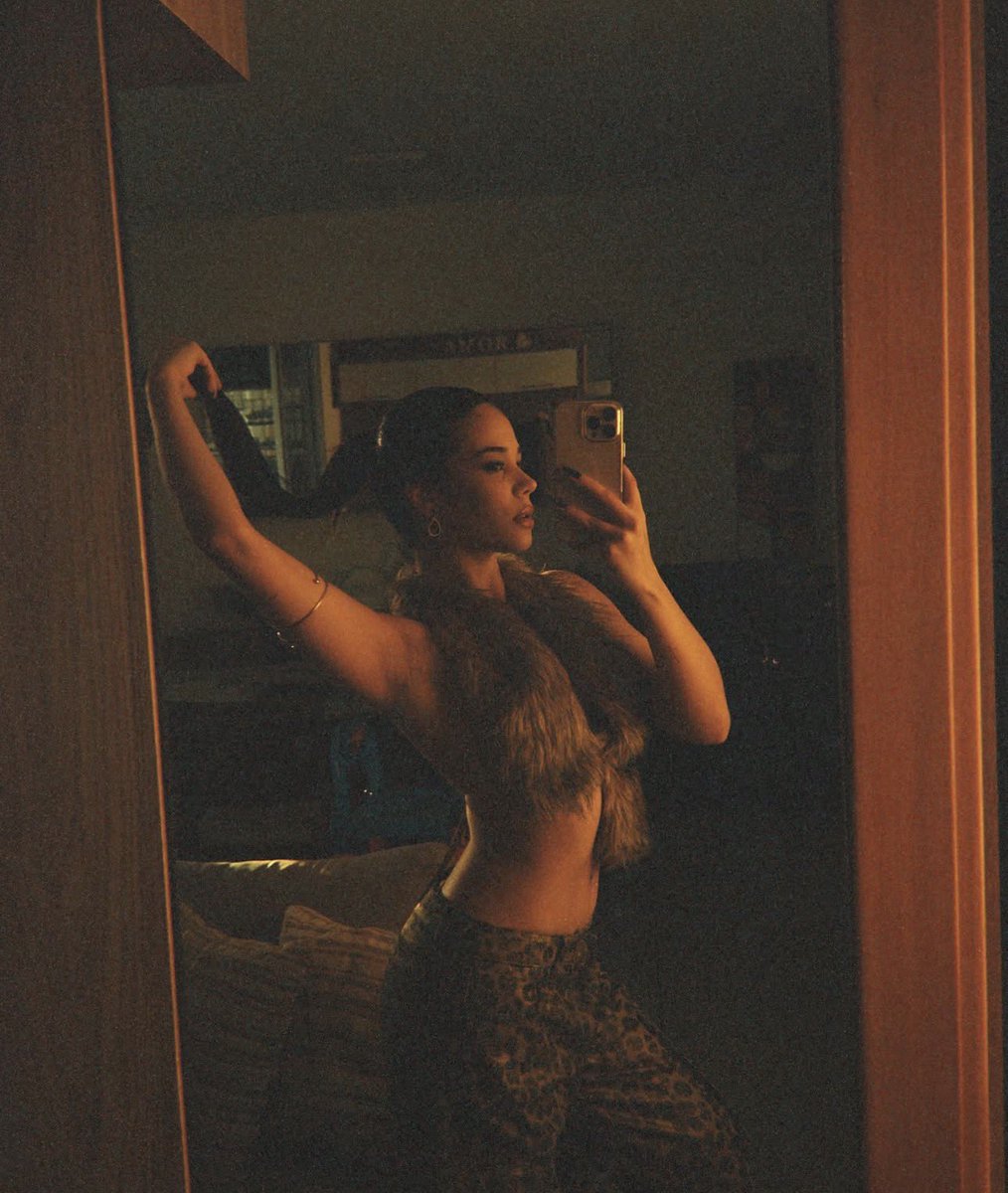 Tigr4sBrasil's tweet photo. 🦁| FELINA! 🐾

Atualização da Leonna em sua conta do Instagram com novas fotos no conceito do seu GirlGroup TIGR4S! VAI COM CALMA MAMIS! 🔥🐯

🔗 https://t.co/H7rXVsep0H

#TIGR4S https://t.co/mmsEZ7a1Gp