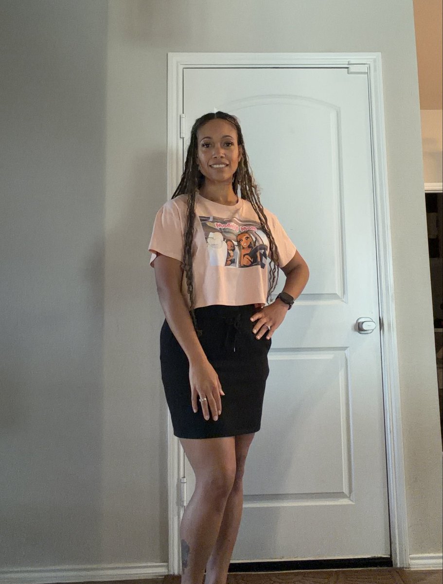 JonesMSJ1's tweet photo. @cybertruckone @Jones1 I love my Model Y crop top! https://t.co/8qhDLnv2nS