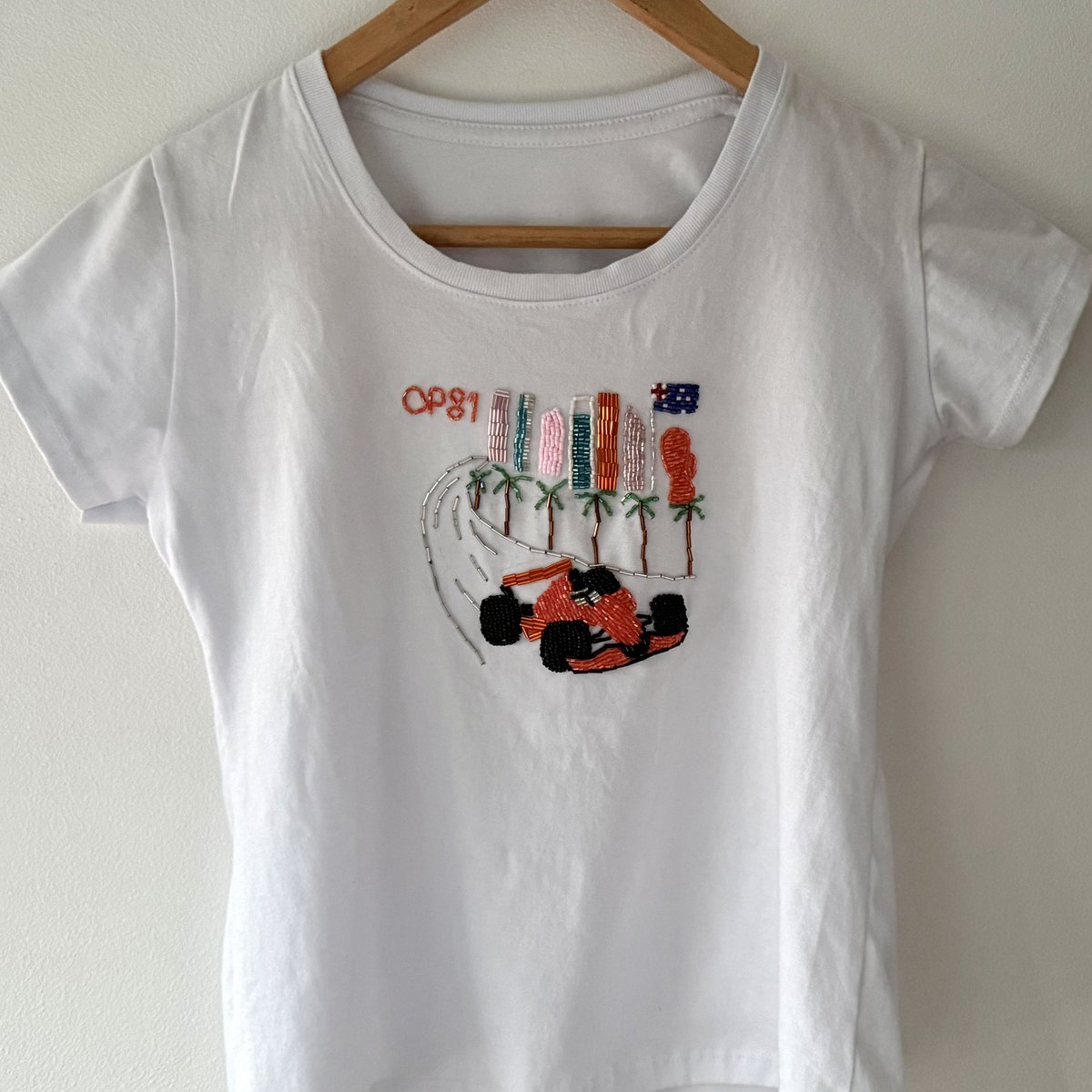 escuderiastore's tweet photo. holaa #f1twt me hice una cuenta para presentarles mi emprendimiento!!
realizo baby tees bordadas a mano con canutillos/mostacillas de f1.
soy de buenos aires y realizo envios a todo el país 🇦🇷<3

me ayudarian muchisimo con likes y rts!!! 🥺 https://t.co/k0pFzfL9vR