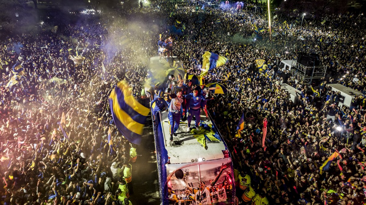 RosarioCentral's tweet photo. SENTIMIENTO INEXPLICABLE 🔥💛💙 https://t.co/KUWDLOQ8Us