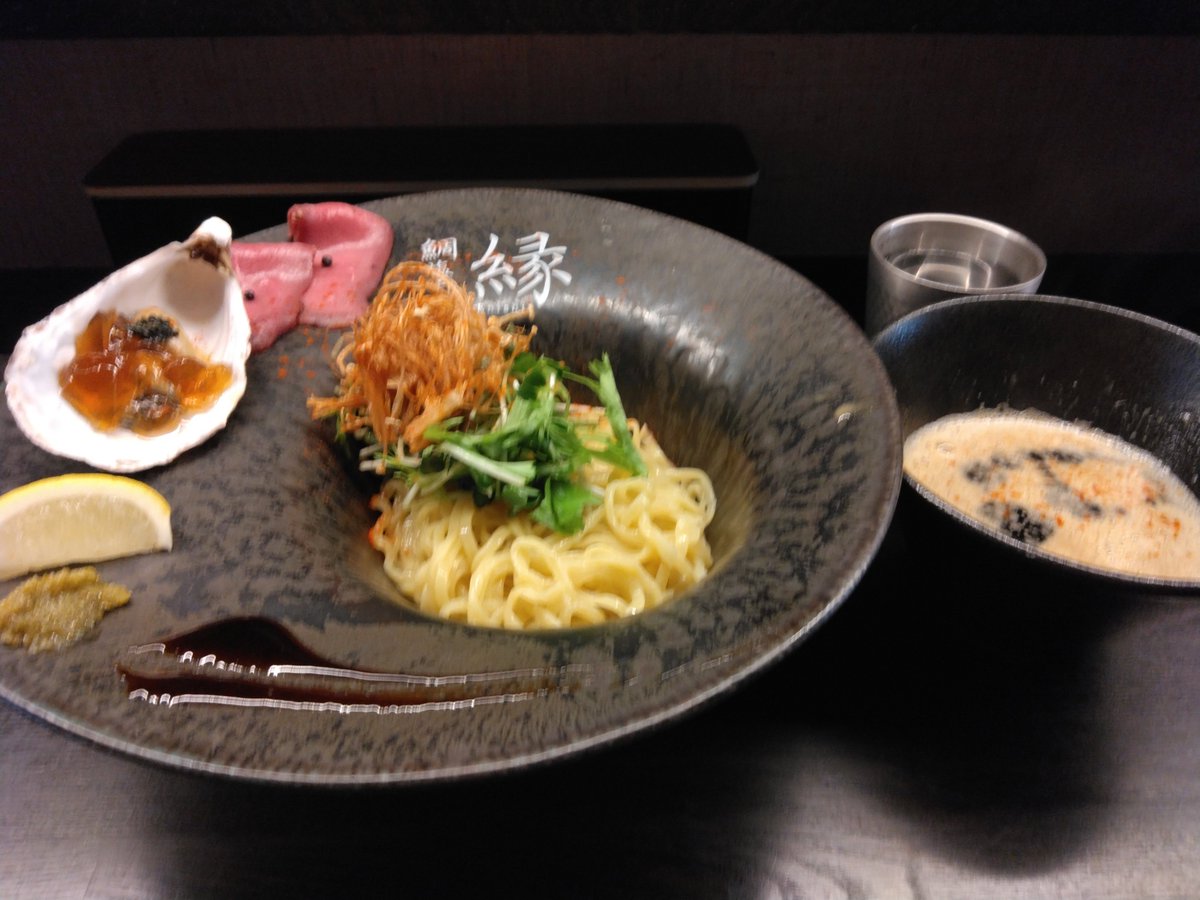 sella201206's tweet photo. 今日はいつものラーメン屋さん
鹿チャーシューが最終日だからか見本より少なかった
牡蠣のジュレも少なかった…
つけ麺でした
やっぱり鹿肉は美味しい https://t.co/SkxHlfMOYQ