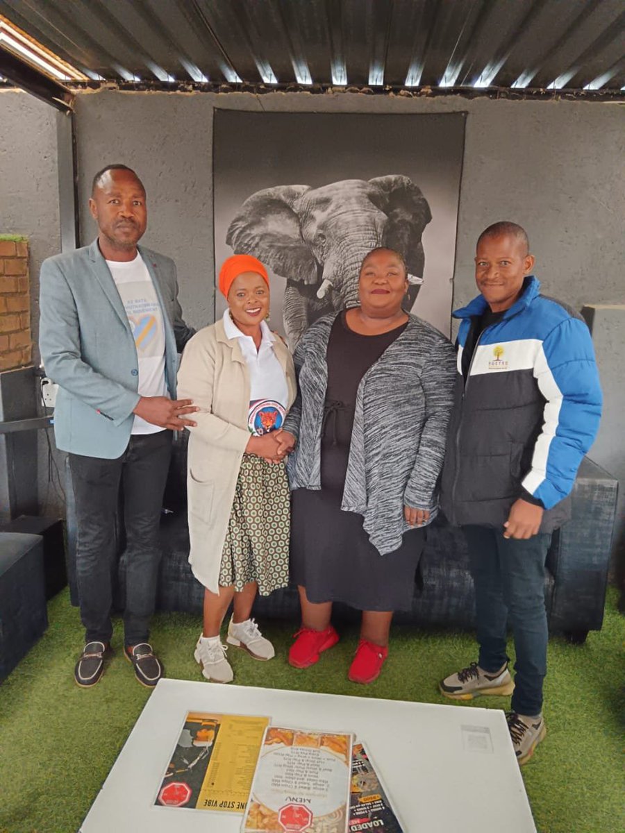 mBontle28871's tweet photo. Bophuthatswana Civil Movement Moretele Leadership
together with its Mayoral Candidate, Bella Botopela, and Bojanala Regional Chairperson, Reuben Lesejane, visited the Tribal Council of Kgosi Nawa le MmaKgosi of Baphuting ba Nawa in Lebotloane and Mathibestad.
#VoteBCMLGE2026
#BCM https://t.co/38WJUg8bzp
