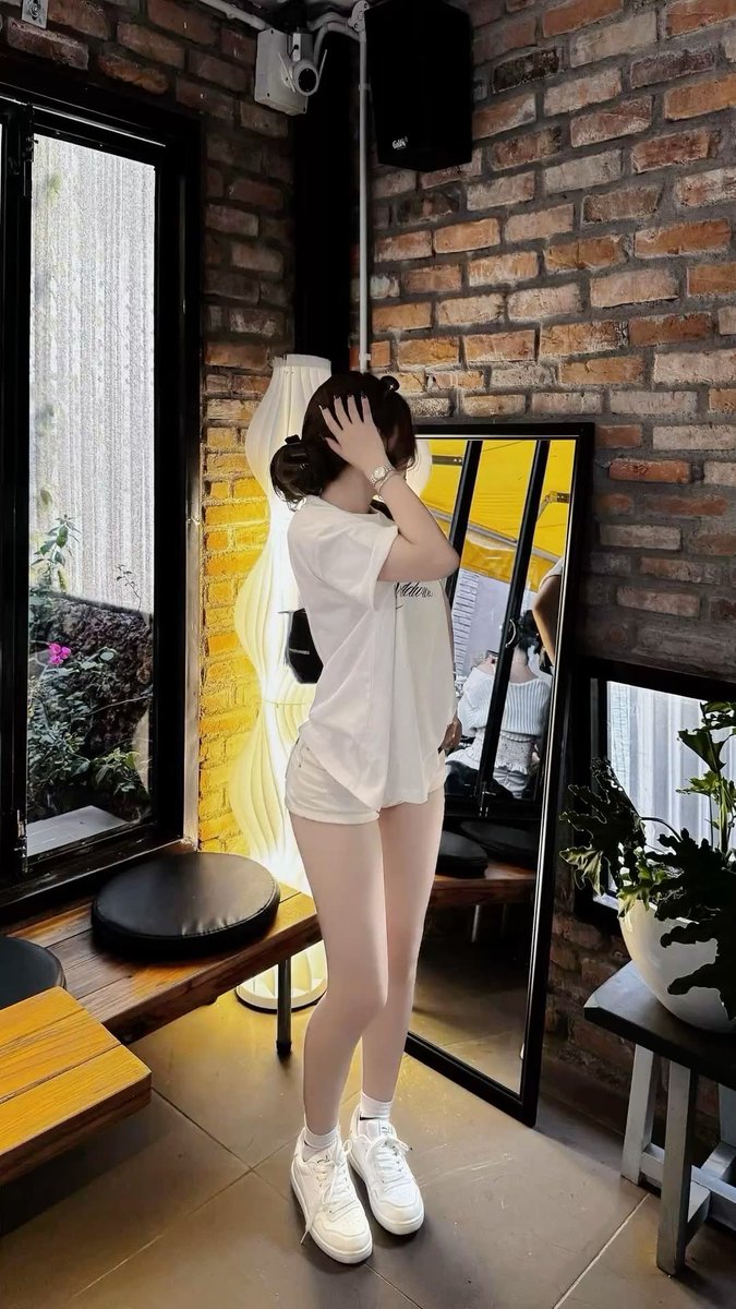 yurihanachan98's tweet photo. GM Thứ 5 cả nhà ơi
Ráng thêm 2 hôm nữa là lại hết tuần rồi
Chúc mọi người hôm nay làm việc thật trơn tru để cuối tuần còn chill nha ☀️ https://t.co/QEpriLWRPl