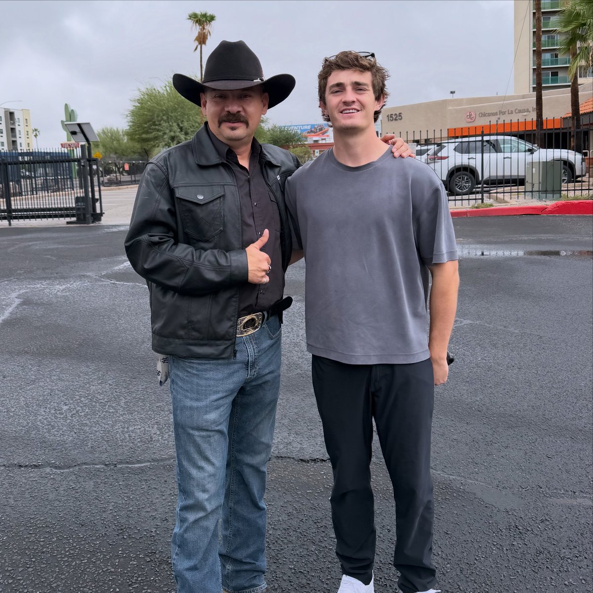 ArtDelCuetoAZ's tweet photo. I spent the morning with a young man that I've known for quite some time. It was a huge pleasure, talking about real issues that we have faced on our borders. Thank You for taking the time to come out and for ALWAYS exposing the right issues. @nickshirleyy https://t.co/spewbcu682