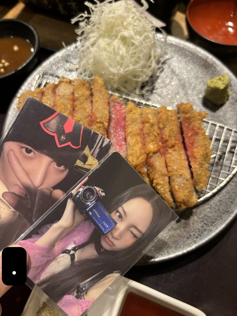 day1bbi's tweet photo. 나 이 포카 일본 가져갔다가 냣님 잃어버린 거 아는사람
이거 진짜 좋아하는 포카였는데 여행시켜드렸습니다 https://t.co/OYGj5aZN82