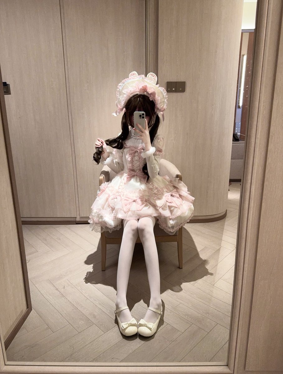 ashlee45hu4's tweet photo. 有男生要来锐评我15岁的福嘛

 真的给b看 不信你试试   

 我真的是女菩萨🫣🫣 https://t.co/c8gqTkprrQ