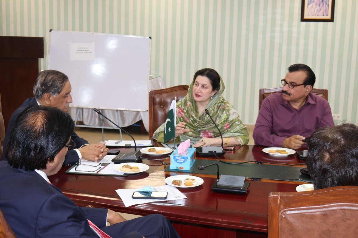 DhoIslamabad's tweet photo. The 4th TWG Meeting on HIV &amp; Hep C was held at the Ministry of NHSR&amp;C.DHO Islamabad,shared updates on Hepatitis C,IPC,healthcare waste management and related public health initiatives,highlighting ongoing efforts to strengthen prevention &amp; safe healthcare practices.
#DHOIslamabad https://t.co/zOgGSxfVSz