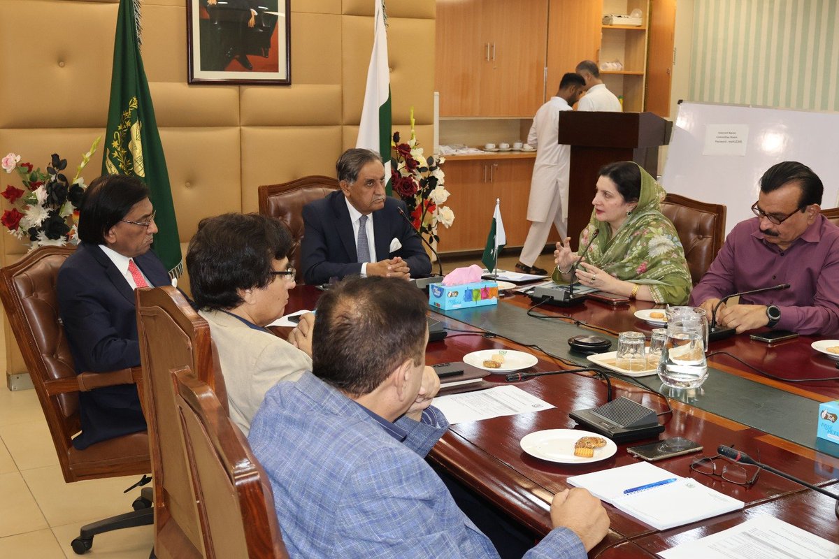 DhoIslamabad's tweet photo. The 4th TWG Meeting on HIV &amp; Hep C was held at the Ministry of NHSR&amp;C.DHO Islamabad,shared updates on Hepatitis C,IPC,healthcare waste management and related public health initiatives,highlighting ongoing efforts to strengthen prevention &amp; safe healthcare practices.
#DHOIslamabad https://t.co/zOgGSxfVSz